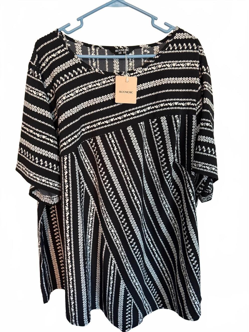 BloomChic Black and White Patterned Blouse Size 3XL